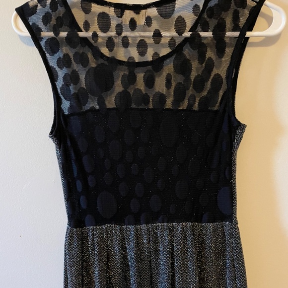 3/$15 Women Dress Lace Top, Lace back with Metallic sparkly bottom Never Worn XS - Picture 6 of 8